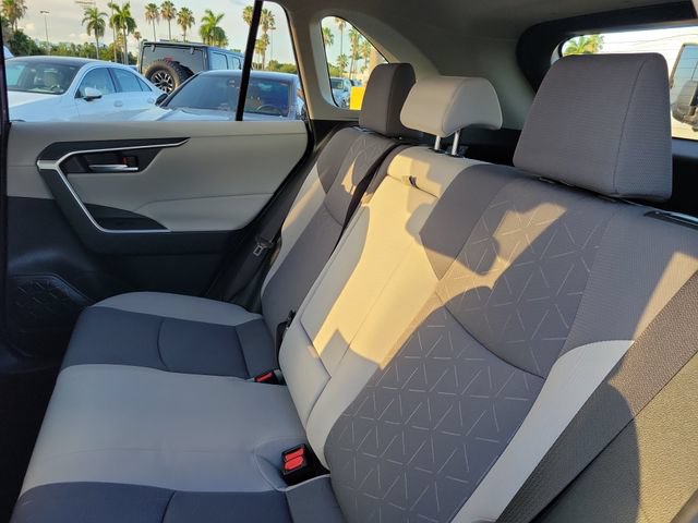 Used 2020 Toyota RAV4 XLE FWD image 12