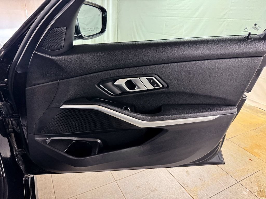 Used 2021 BMW 330e xDrive w/ Premium Package AWD/4WD image 18