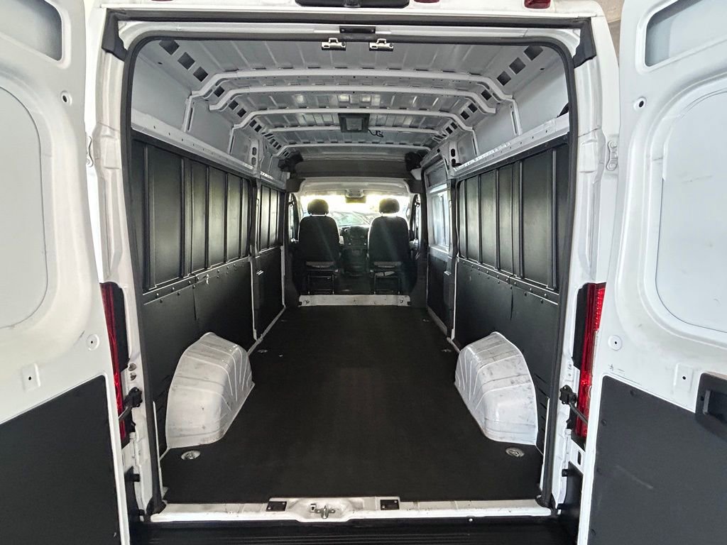 Used 2025 RAM ProMaster 2500 w/ Convenience Group image 18