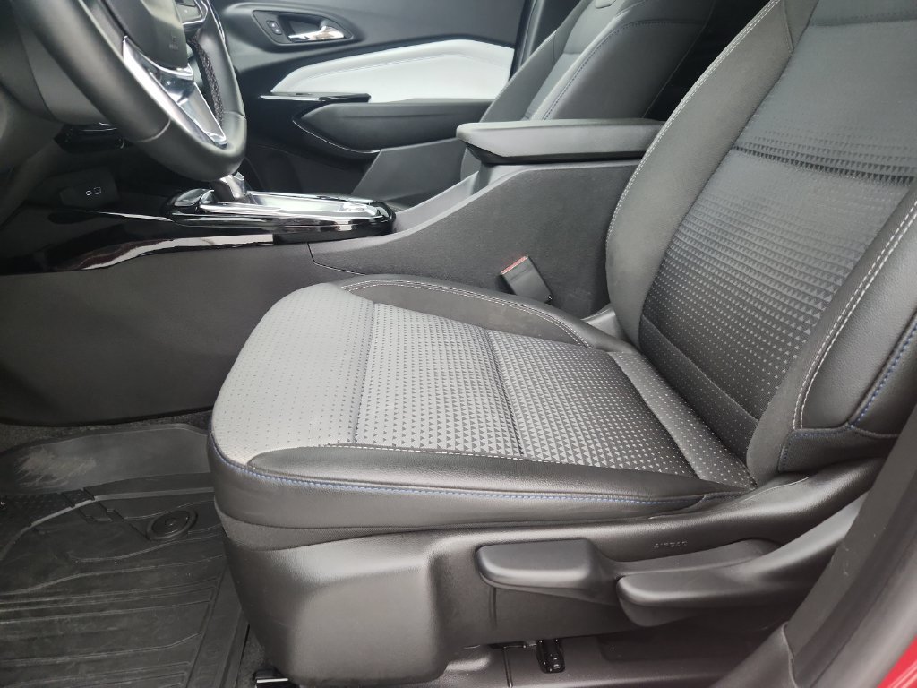 Used 2026 Chevrolet Trax LT w/ Driver Confidence Package FWD image 21