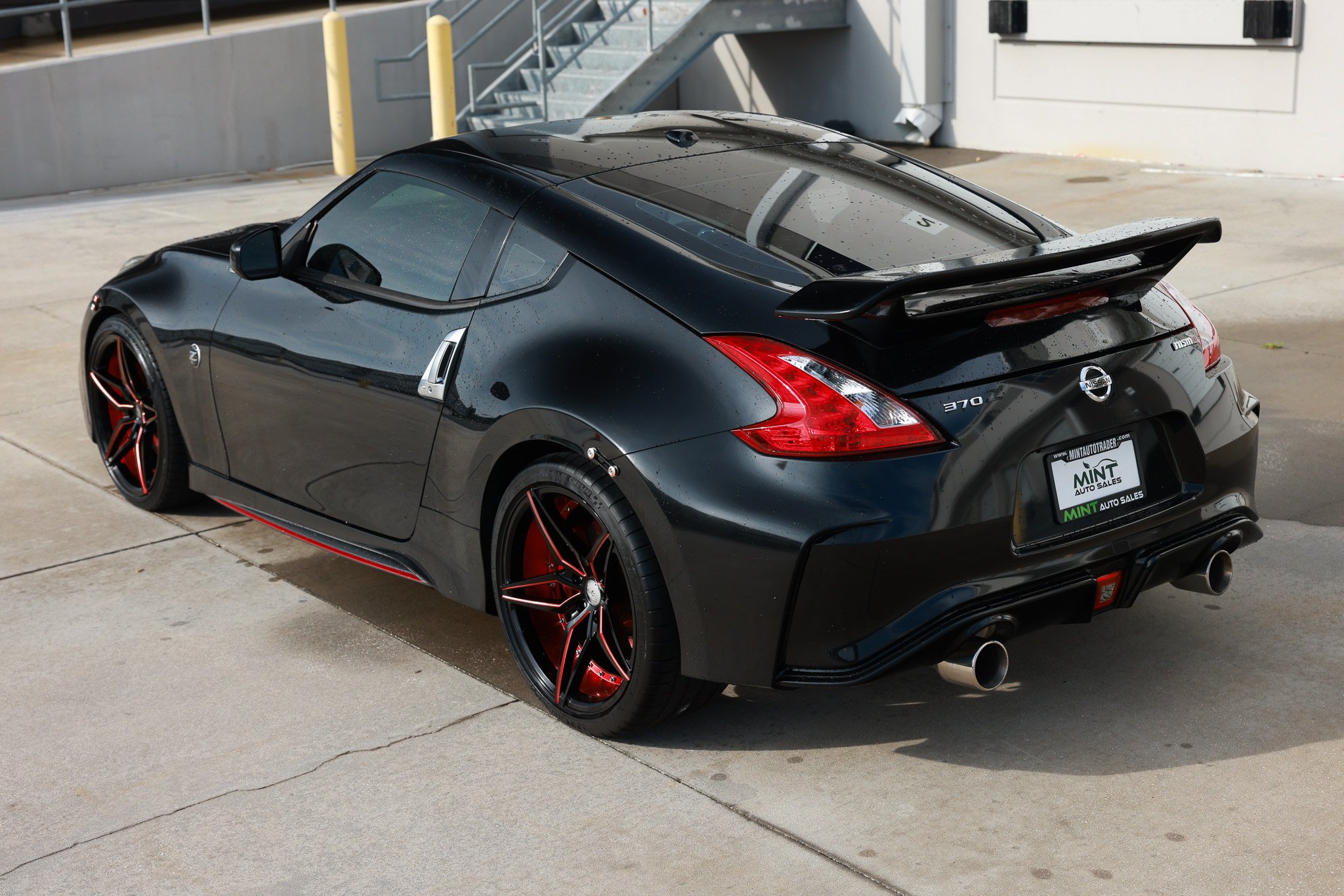 Used 2016 Nissan 370Z NISMO RWD image 8