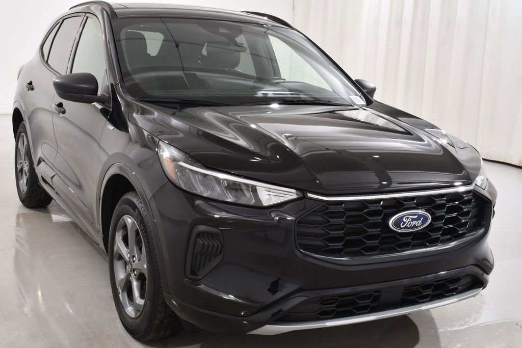 Used 2024 Ford Escape ST-Line w/ Tech Pack #1 AWD/4WD image 4