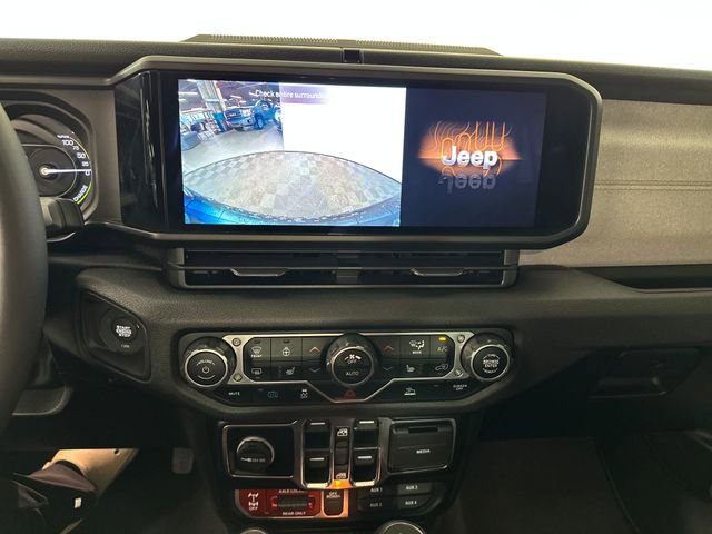 Used 2024 Jeep Wrangler Unlimited image 22
