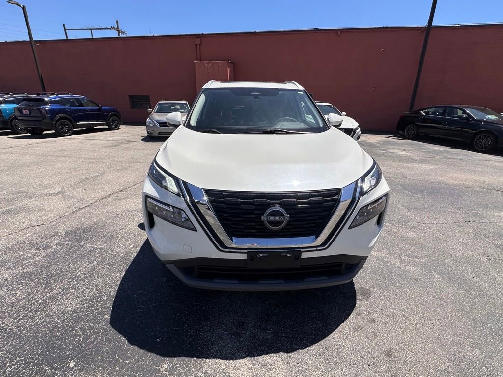 Certified 2022 Nissan Rogue SV w/ SV Premium Package FWD image 8