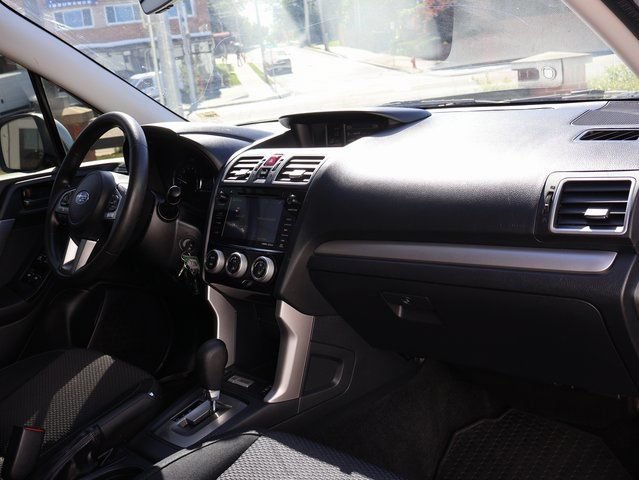 Used 2017 Subaru Forester 2.5i Premium AWD/4WD image 10