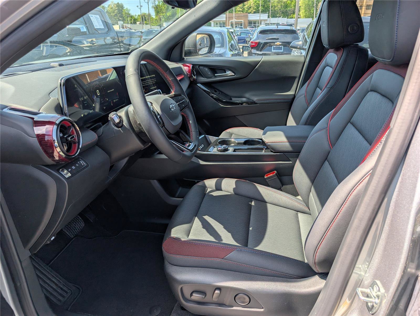 New 2026 Chevrolet Equinox RS w/ Safety and Technology Package AWD/4WD image 13