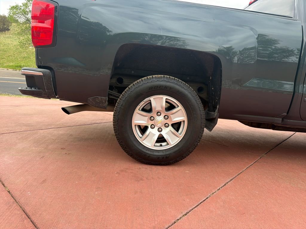 Used 2018 Chevrolet Silverado 1500 LT AWD/4WD image 32