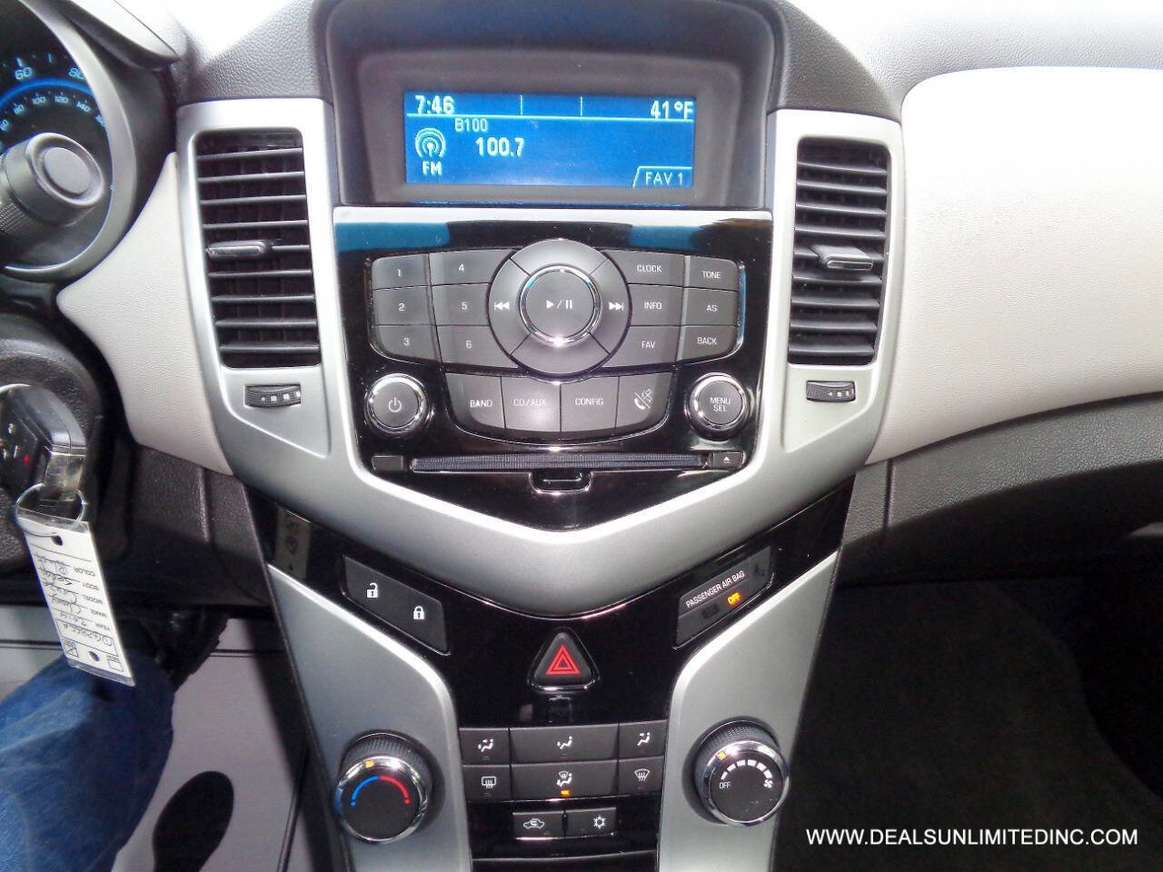 Used 2014 Chevrolet Cruze LS image 10