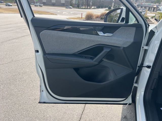 Certified 2025 Volkswagen Tiguan S image 24