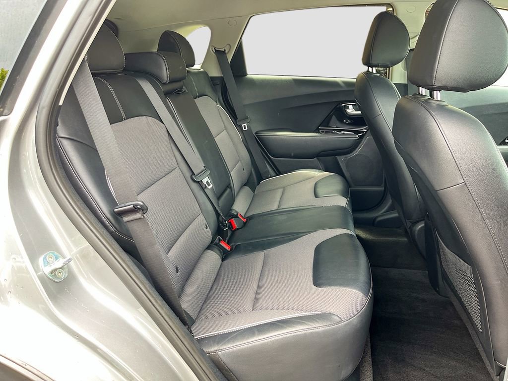 Used 2022 Kia Niro EX image 25