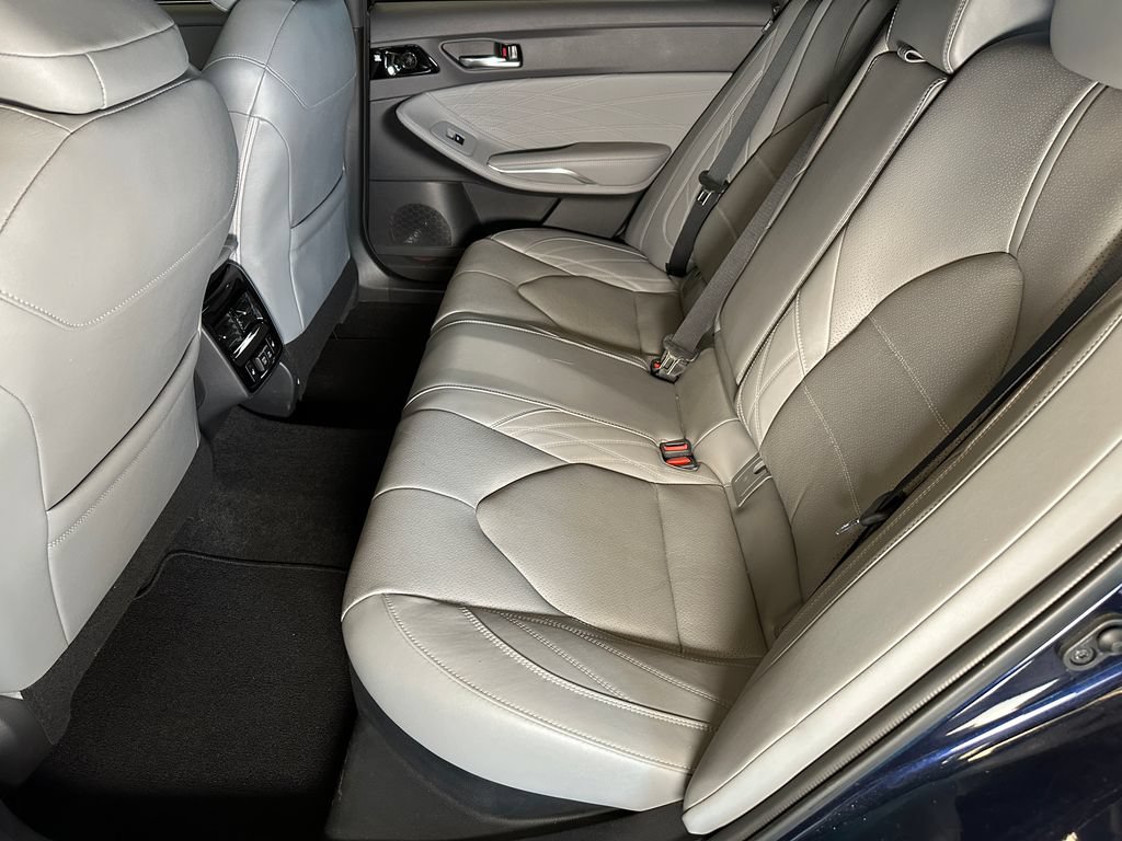 Used 2022 Toyota Avalon Limited w/ Advanced Safety Package FWD image 21