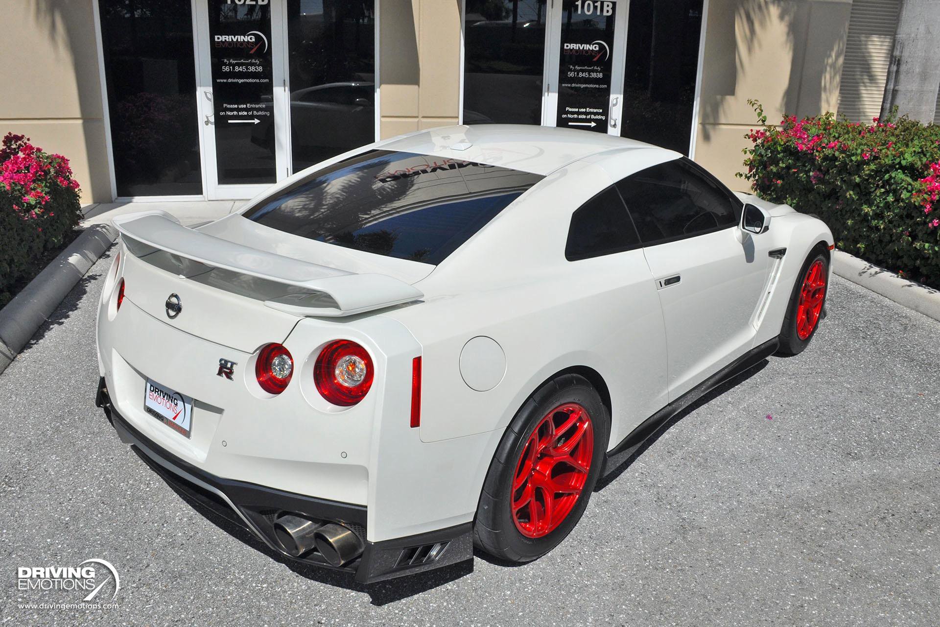 Used 2019 Nissan GT-R Premium image 22