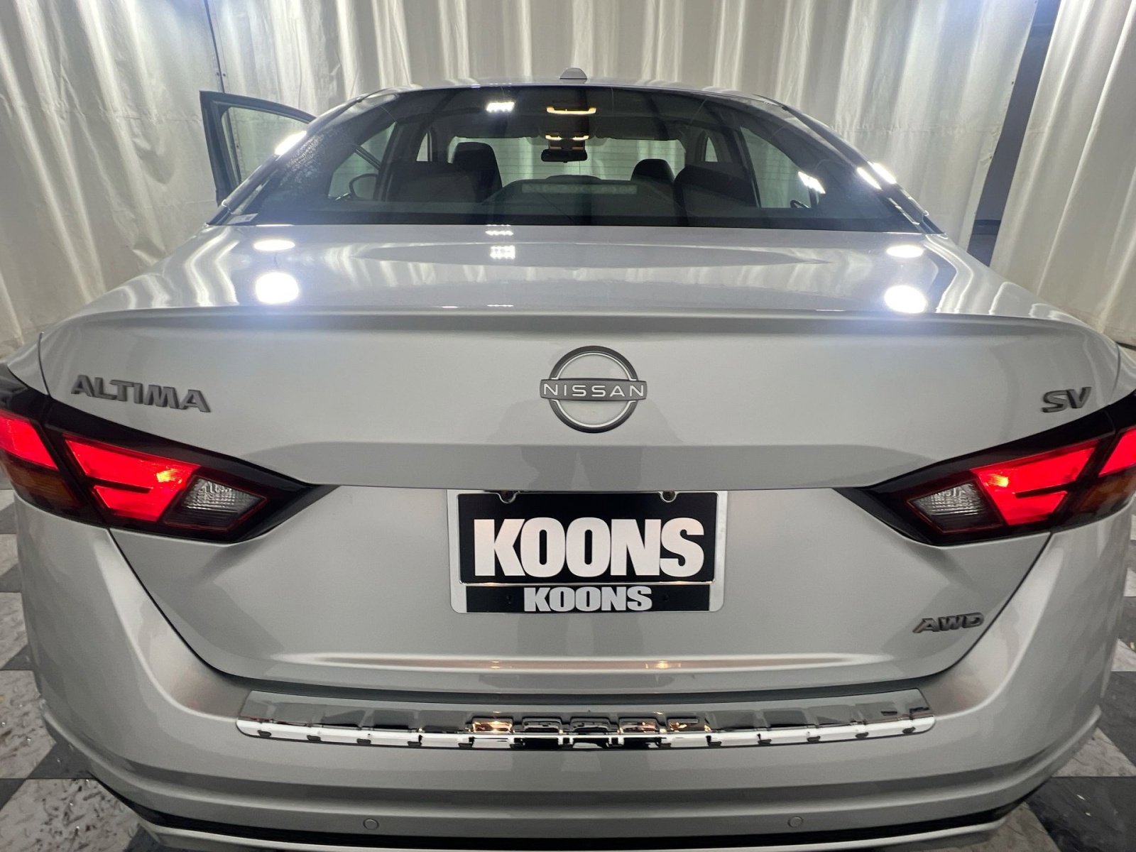 Used 2023 Nissan Altima 2.5 SV w/ SV Premium Package image 18