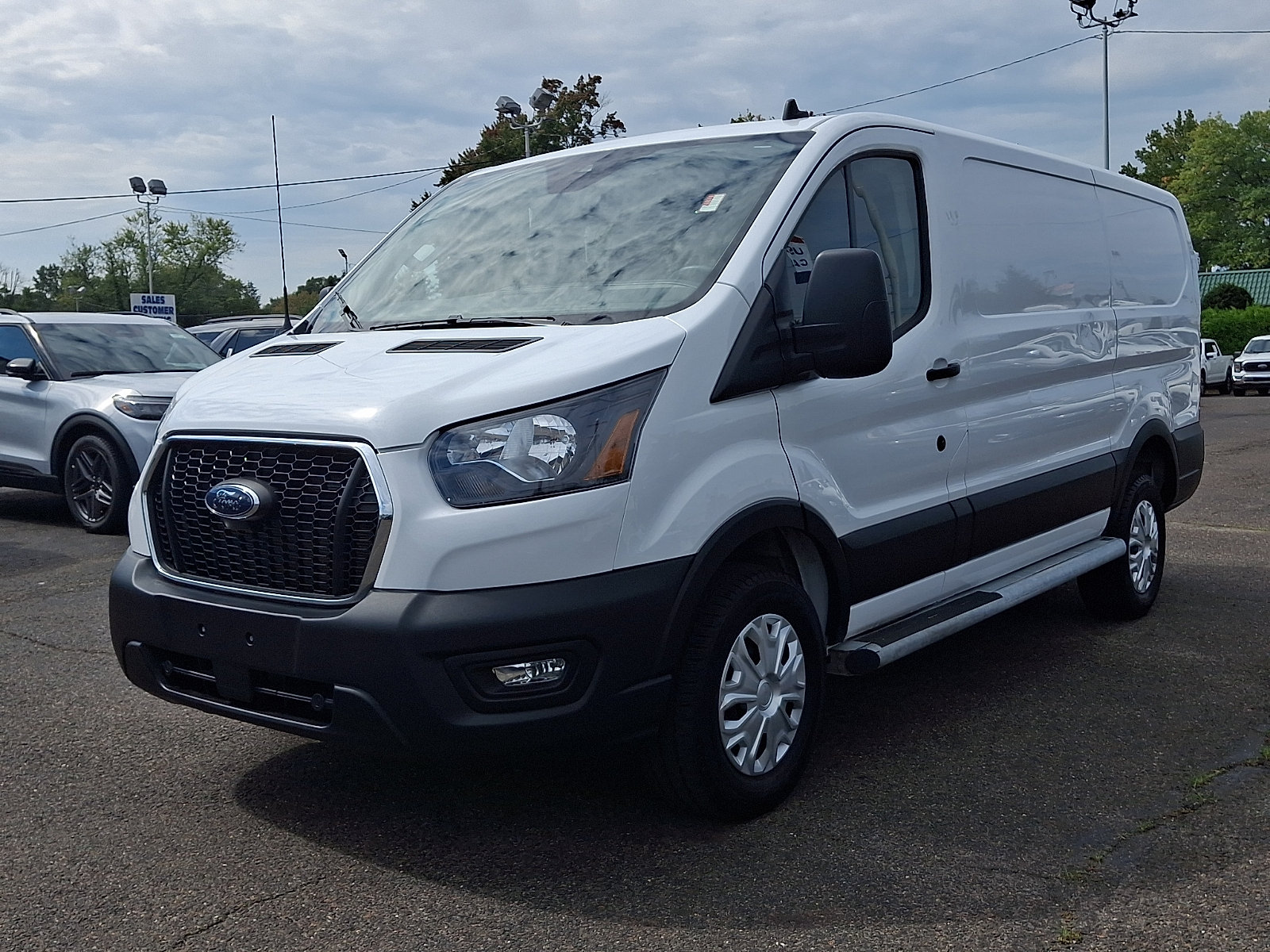 Certified 2025 Ford Transit 250 Low Roof w/ Exterior Upgrade Package RWD image 3