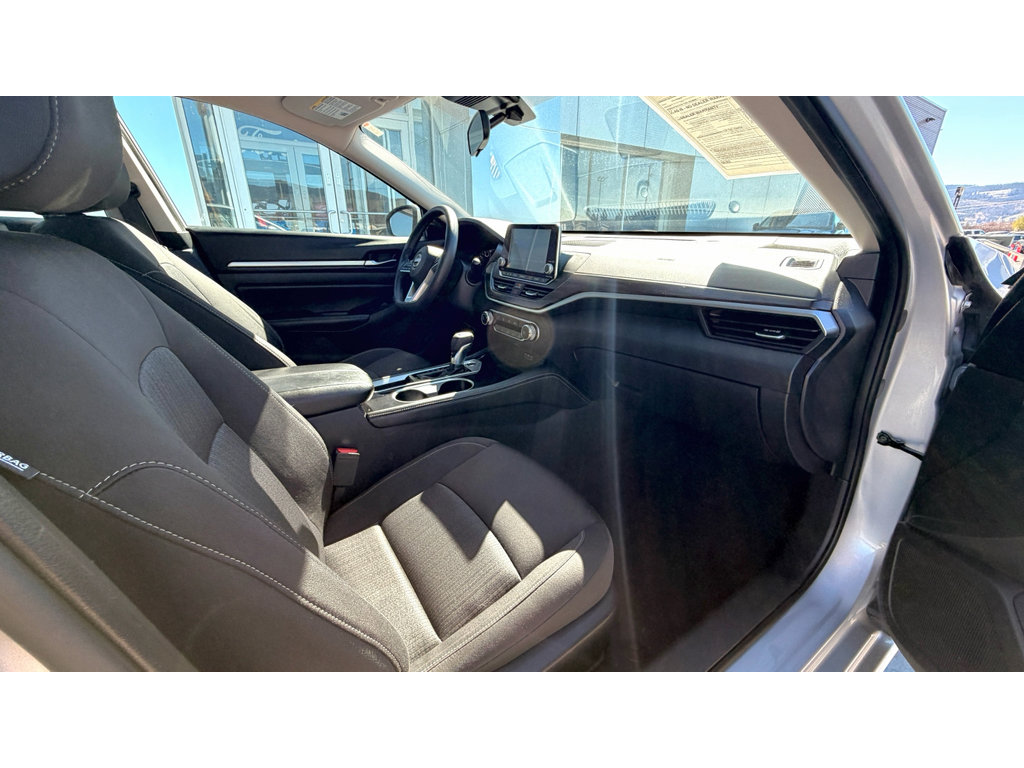 Used 2023 Nissan Altima 2.5 SV FWD image 7