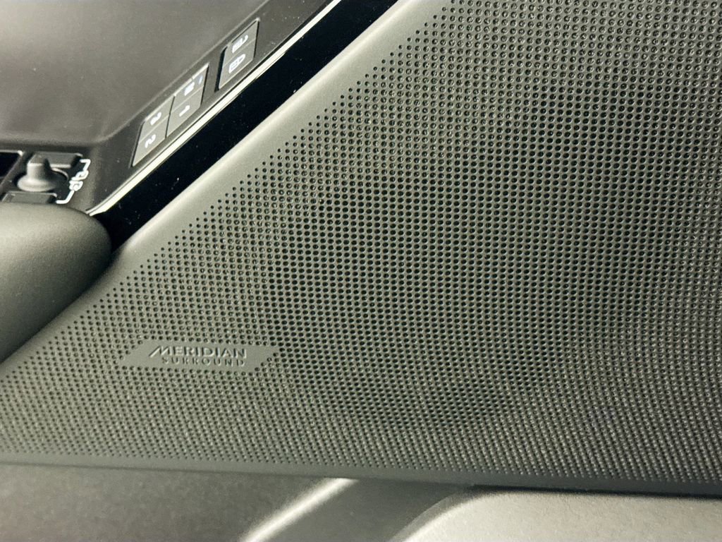 New 2026 Land Rover Range Rover Velar S image 18