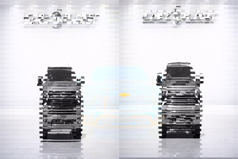 Used 2024 Chevrolet Silverado 3500 LTZ w/ LTZ Convenience Package image 8