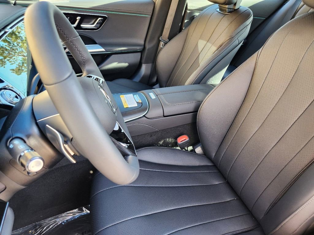 New 2025 Mercedes-Benz E 350 4MATIC Sedan image 9