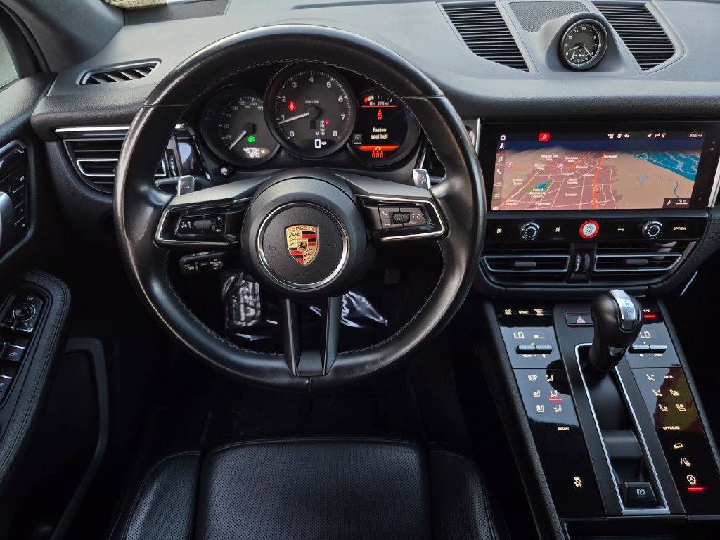 Used 2024 Porsche Macan AWD/4WD image 14