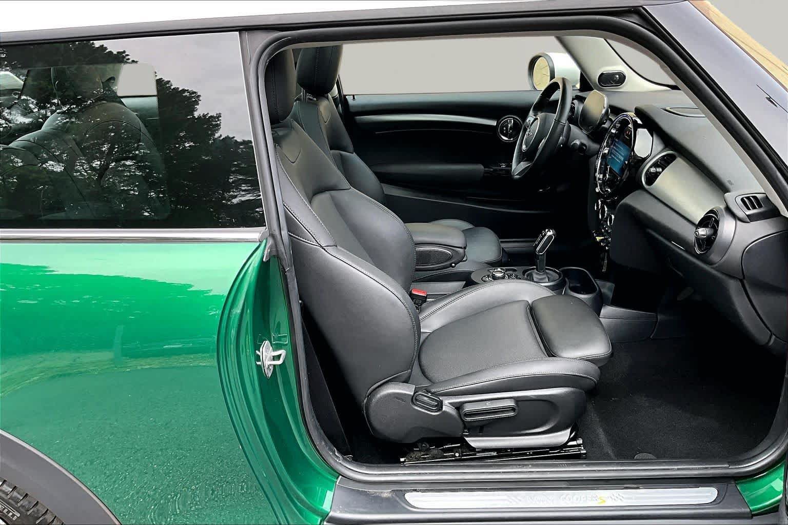 Used 2024 MINI Cooper SE FWD image 8