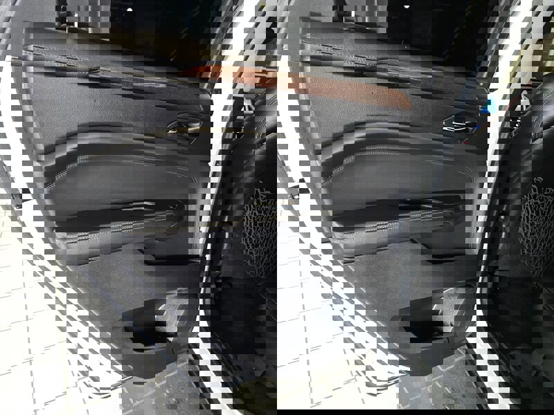 Used 2015 Cadillac SRX Luxury w/ Driver Awareness Package image 9