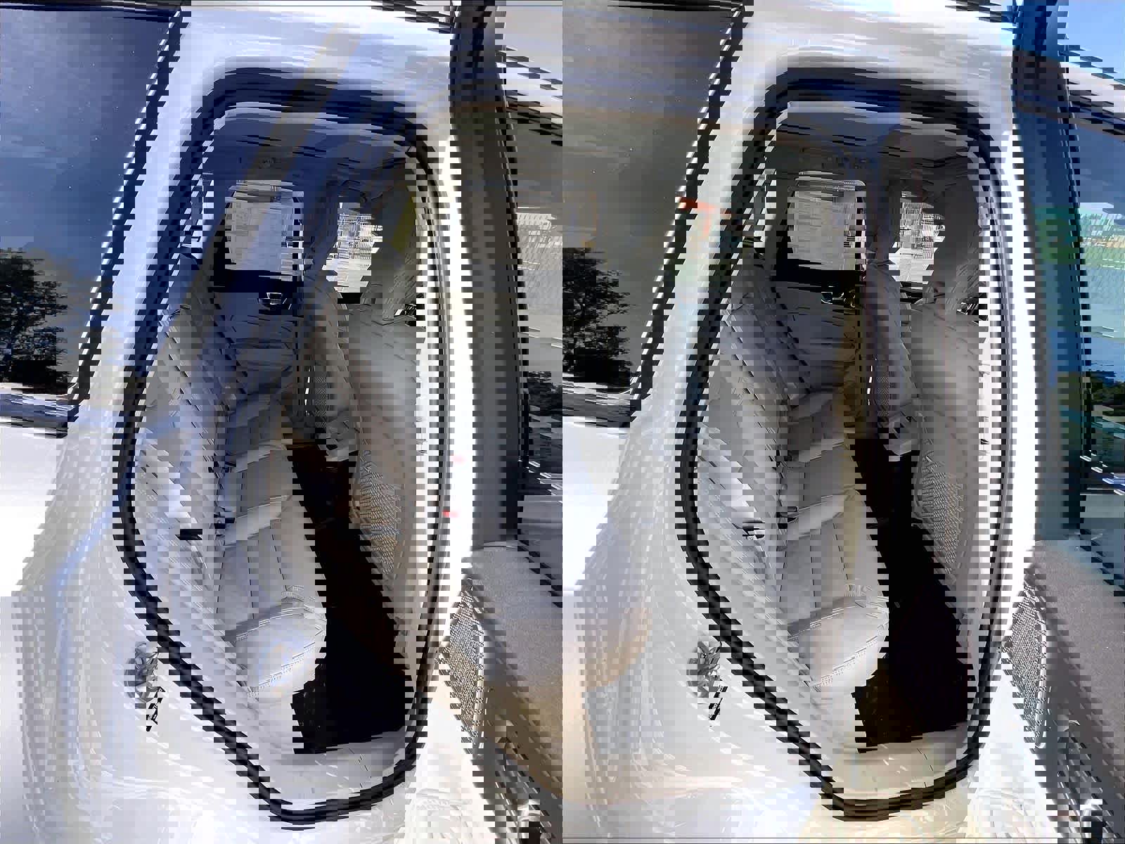 New 2026 Volvo XC60 T8 Ultra w/ Climate Package image 27