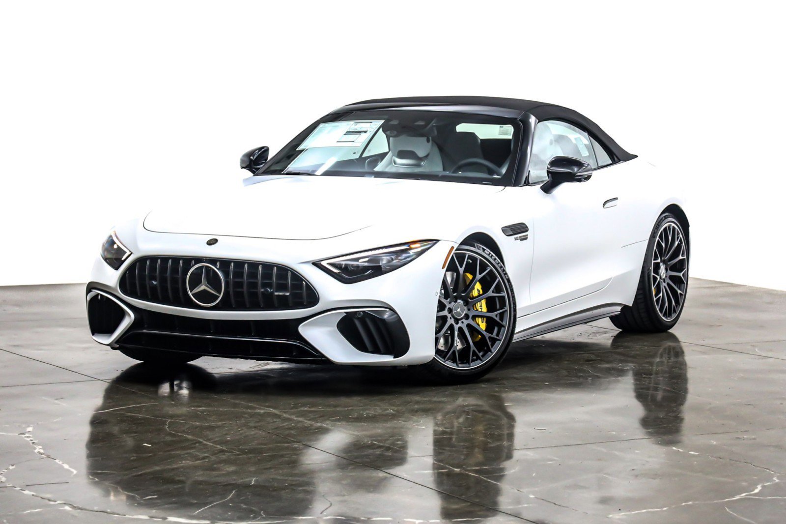 New 2026 Mercedes-Benz SL 63 AMG 4MATIC image 2