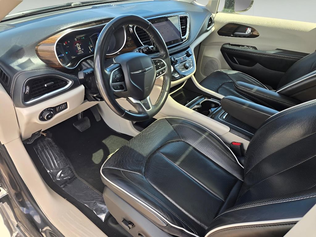 Used 2023 Chrysler Pacifica Limited image 14