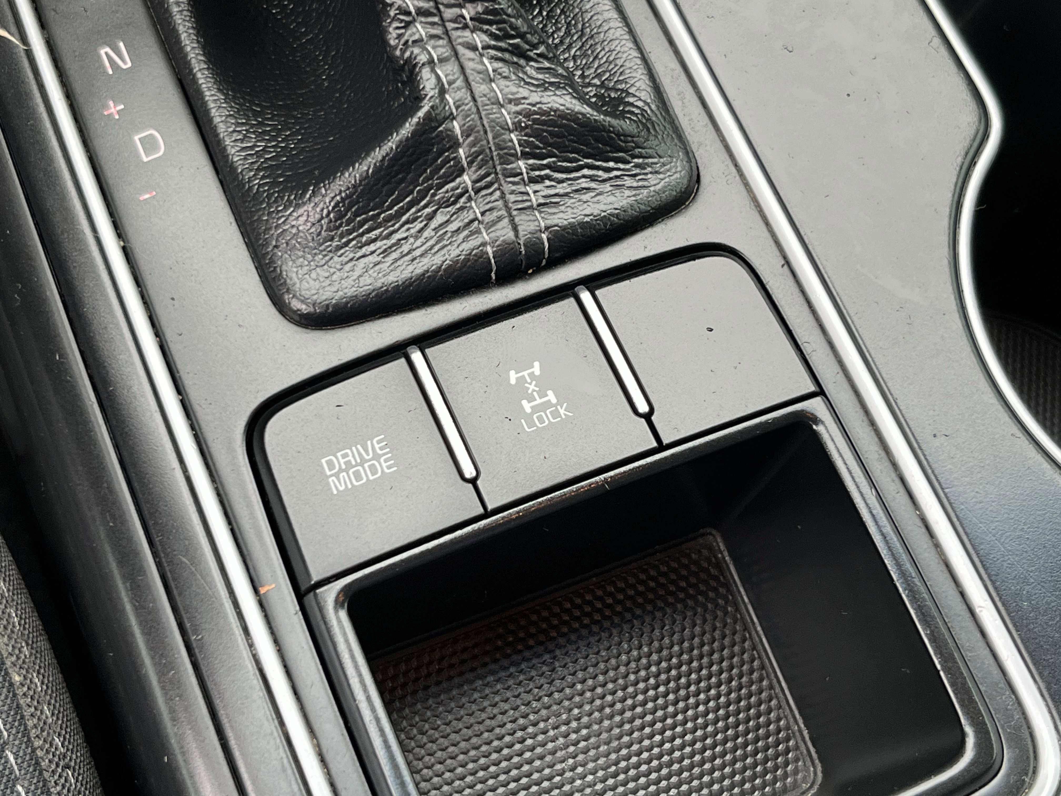 Used 2016 Kia Sorento LX image 22