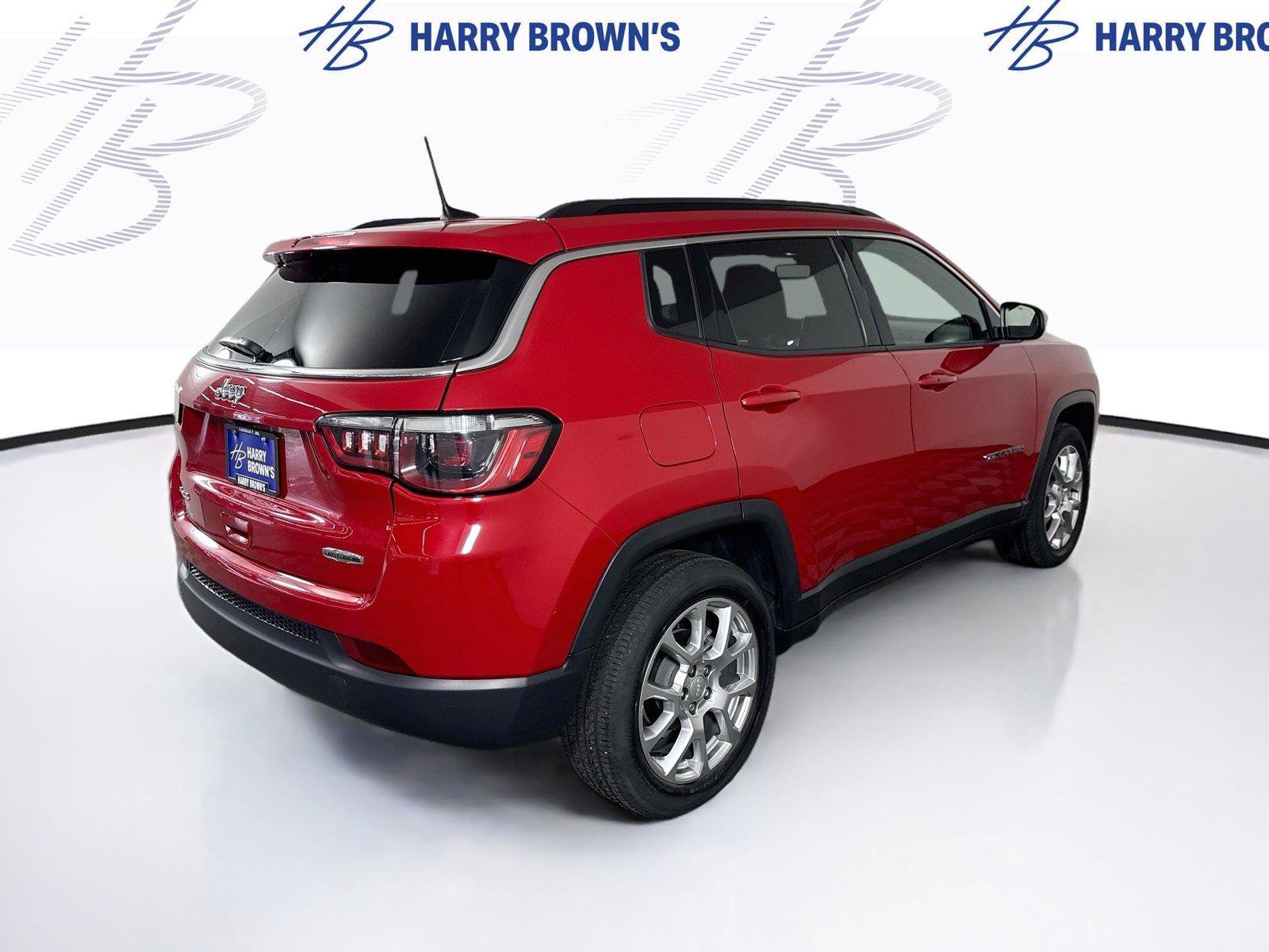 Used 2023 Jeep Compass Latitude AWD/4WD image 29