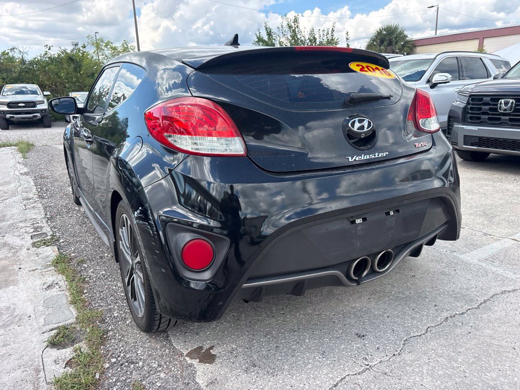 Used 2016 Hyundai Veloster Turbo FWD image 5