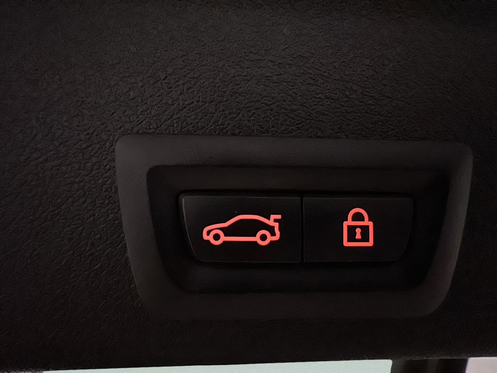 Used 2021 BMW X6 M w/ Executive Package image 19