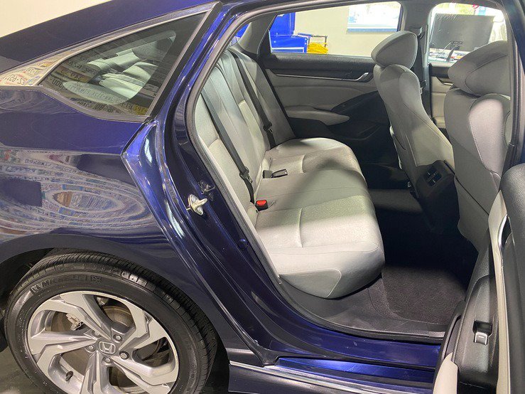 Used 2020 Honda Accord EX image 17