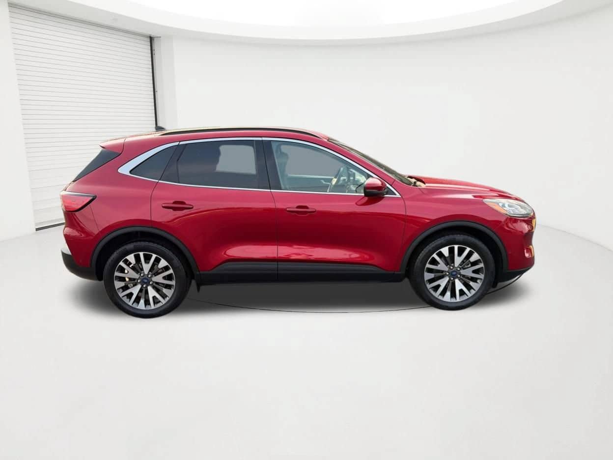Used 2020 Ford Escape Titanium AWD/4WD image 4