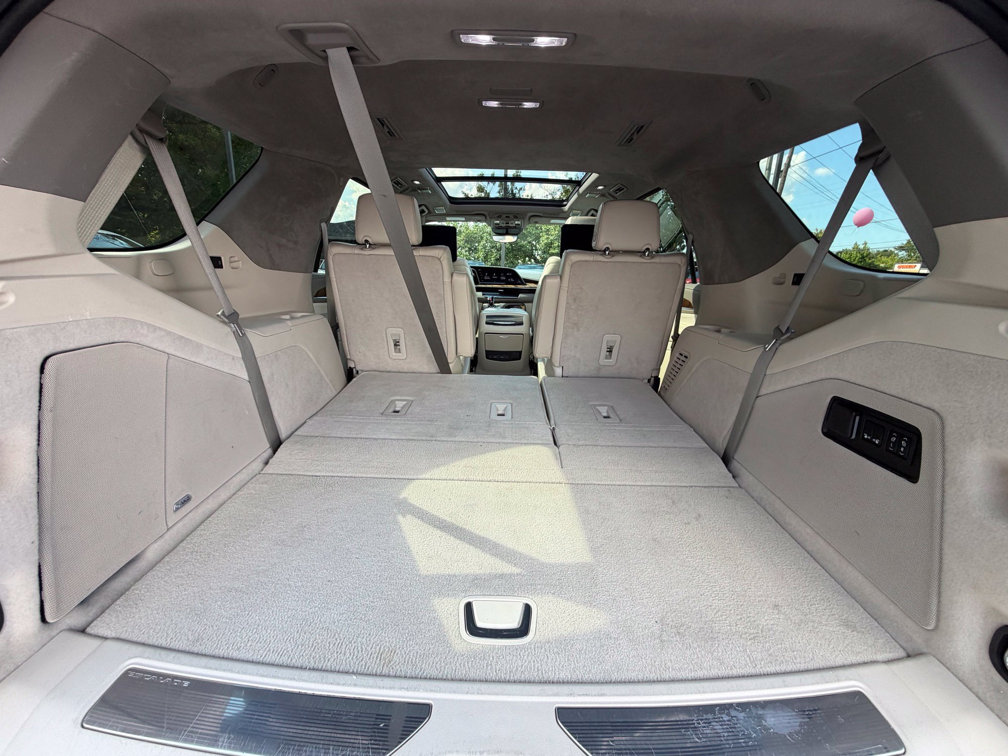 Used 2023 Cadillac Escalade Premium Luxury Platinum AWD/4WD image 13