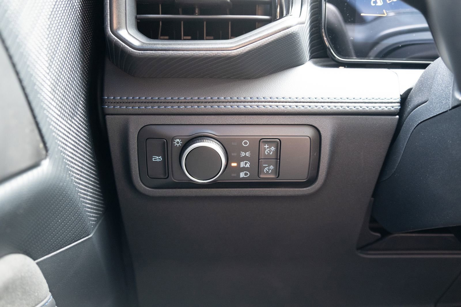 Used 2024 Ford Mustang Dark Horse RWD image 8
