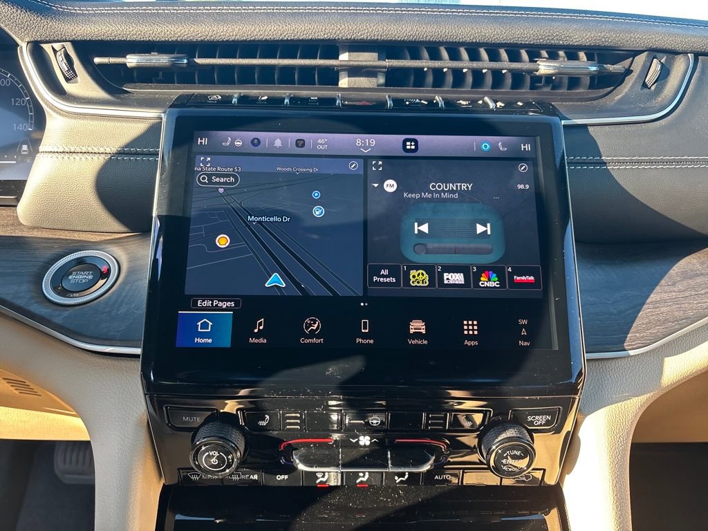 Used 2025 Jeep Grand Cherokee Limited w/ Black Appearance Package image 21