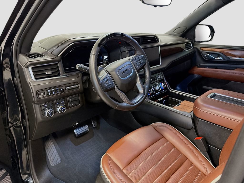 Used 2023 GMC Yukon Denali Ultimate AWD/4WD image 12