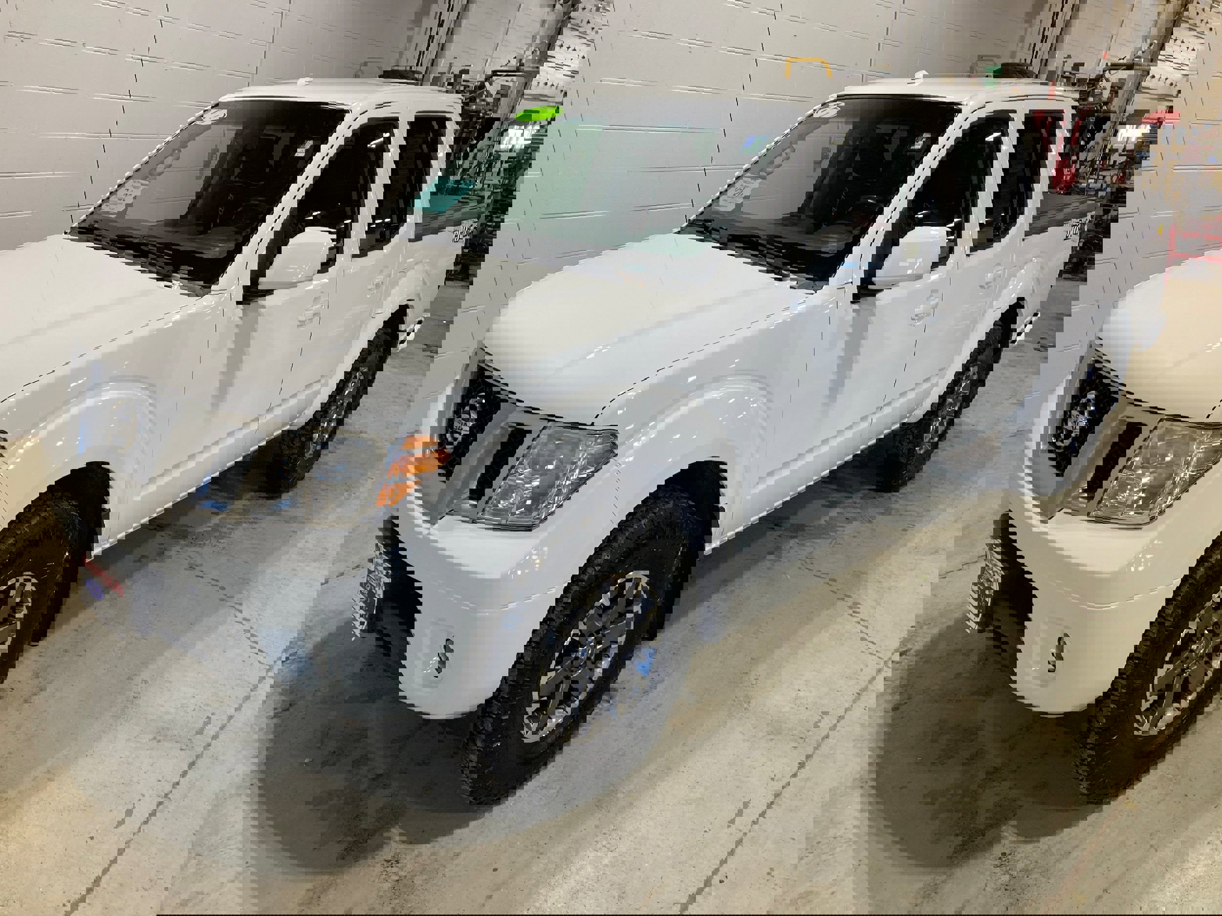 Used 2017 Nissan Frontier PRO-4X image 1