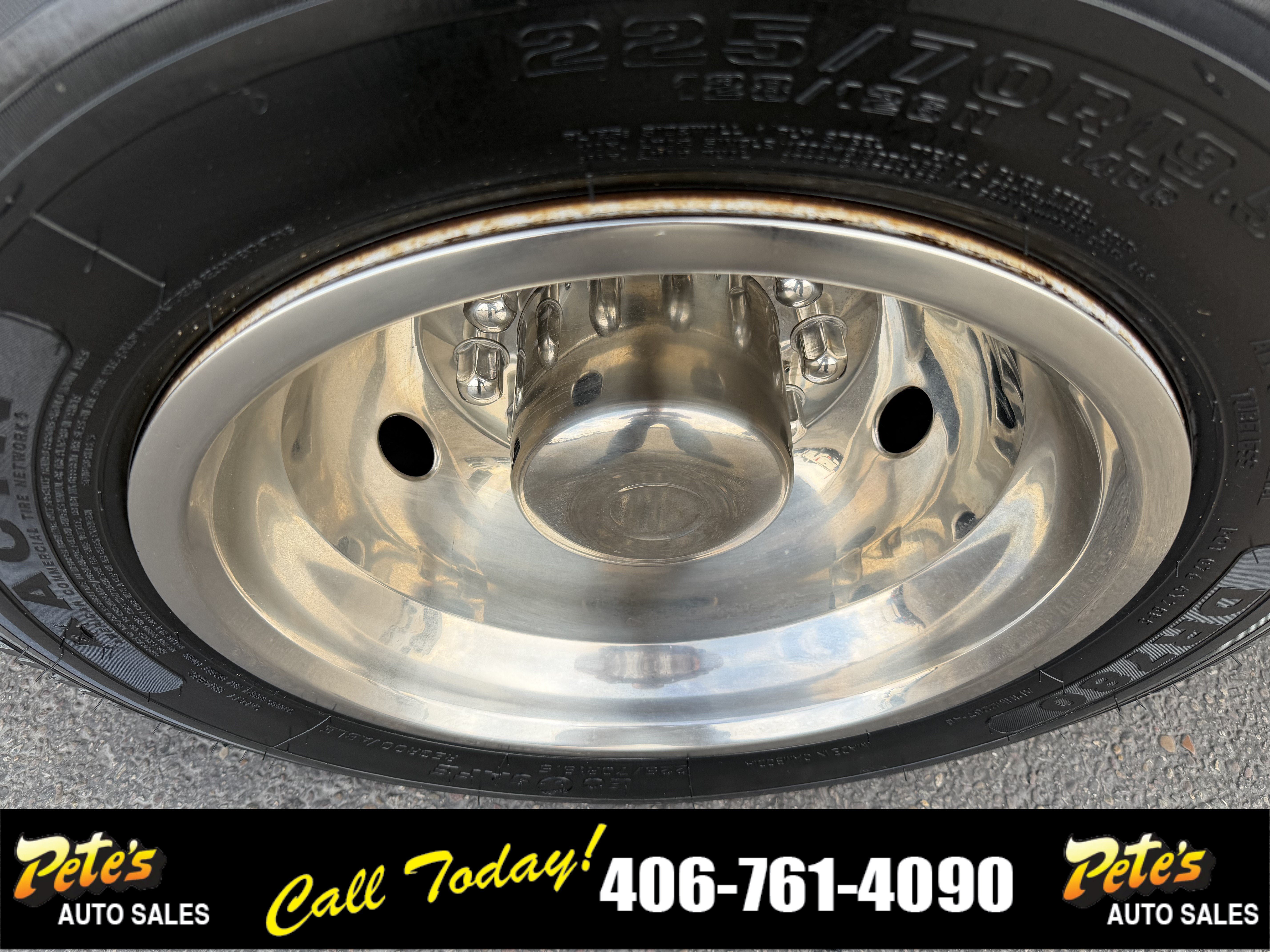 Used 2011 Ford F550 4x4 SuperCab Super Duty w/ Payload Upgrade Pkg image 16