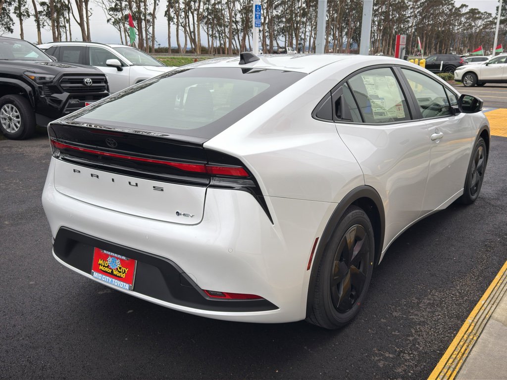 New 2026 Toyota Prius LE image 8