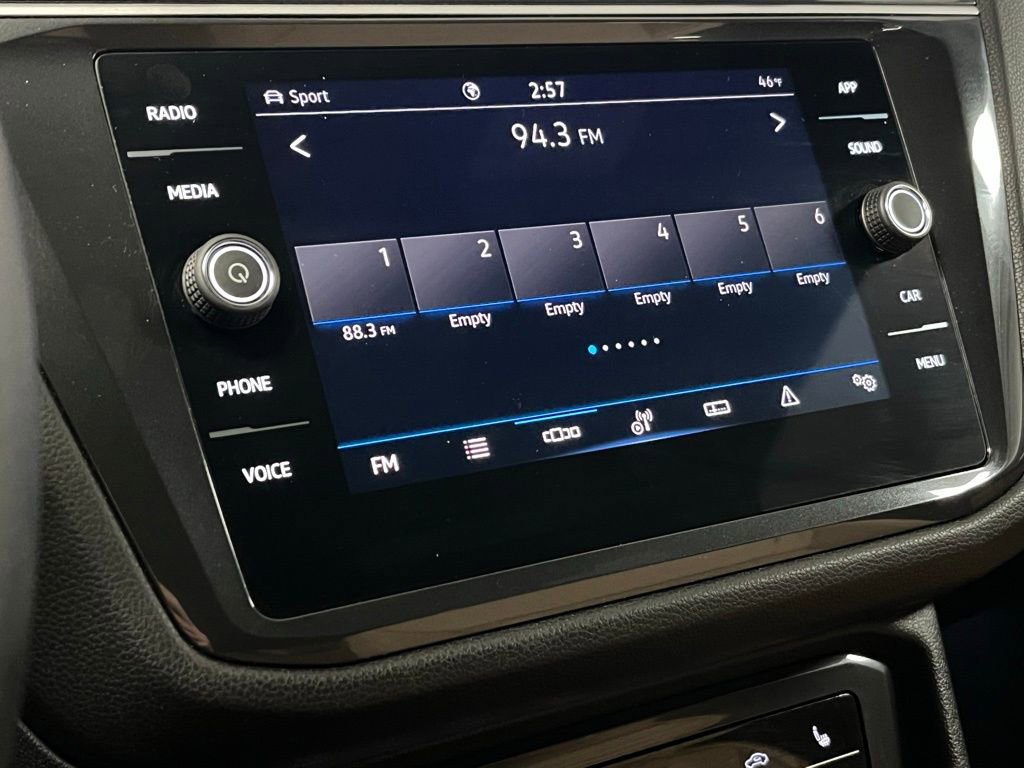 Used 2024 Volkswagen Tiguan SE w/ Panoramic Sunroof Package image 26