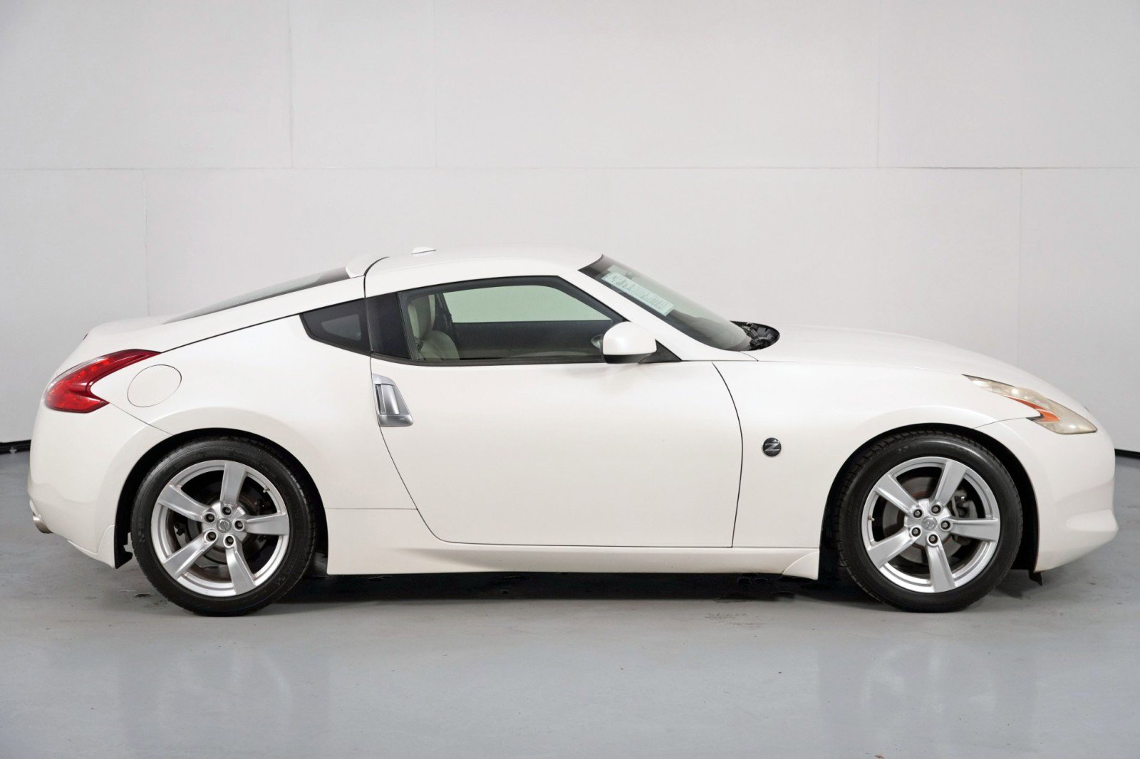 Used 2011 Nissan 370Z Touring image 42