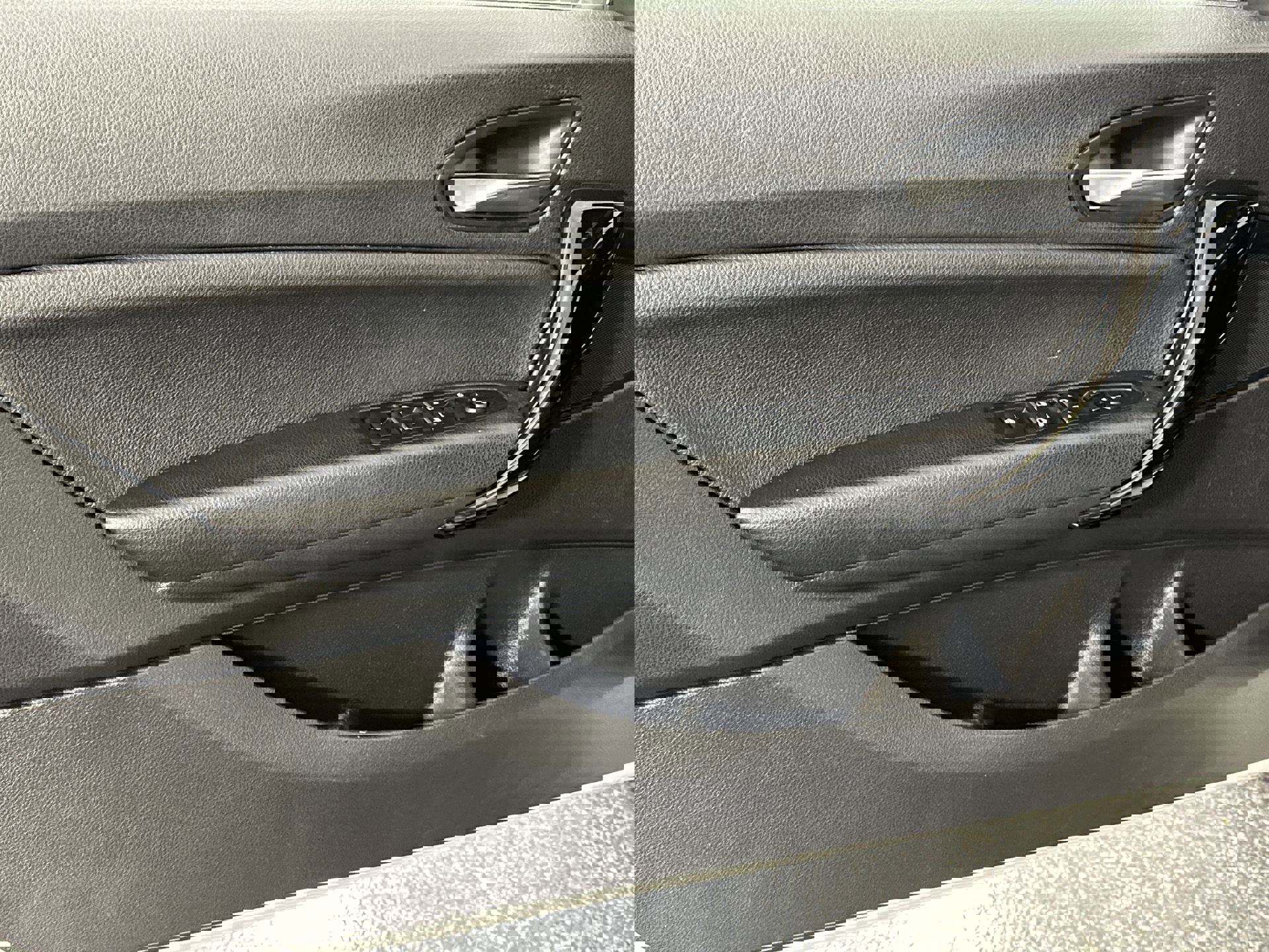 Used 2020 BMW 230i xDrive Convertible image 32