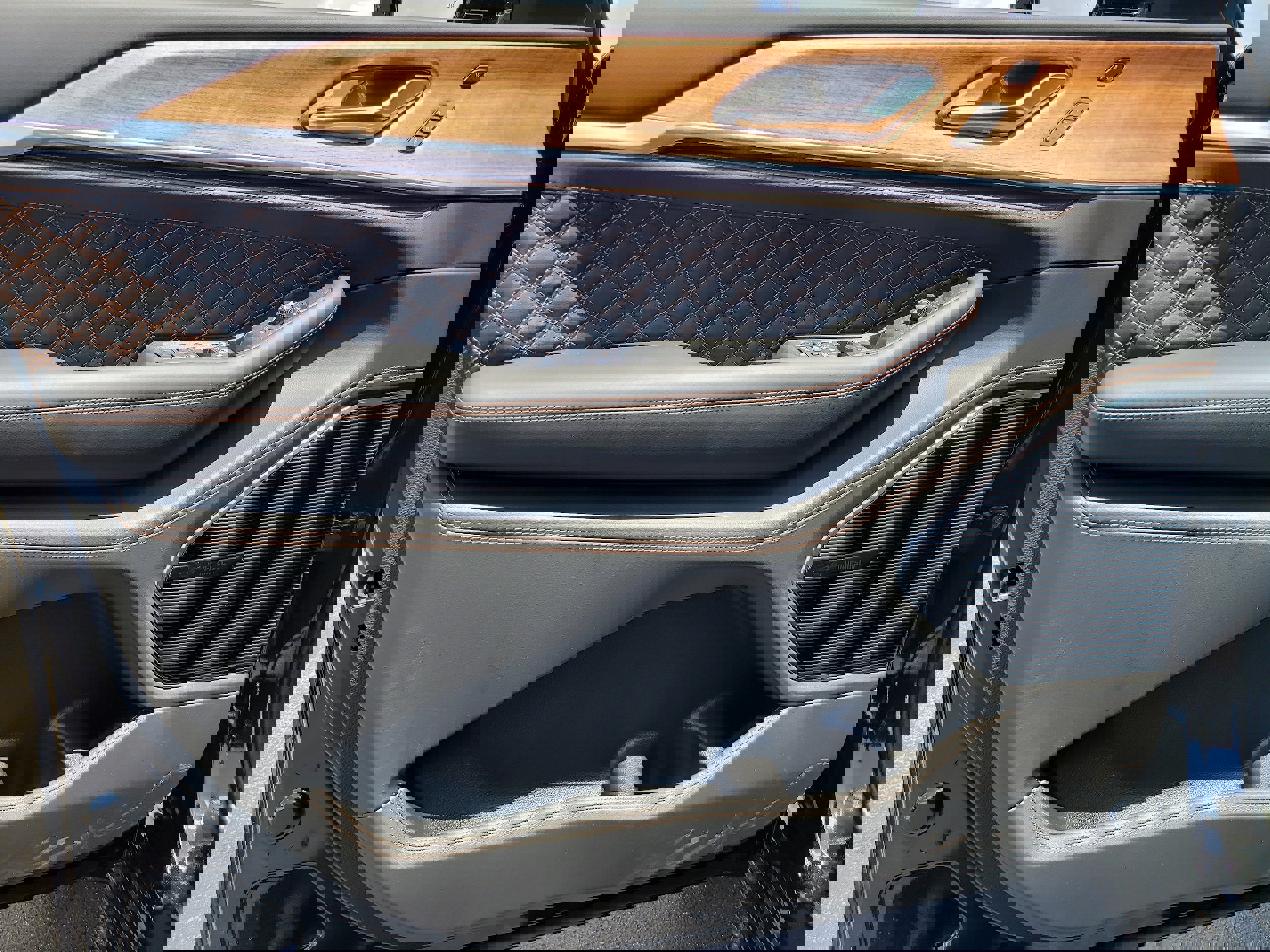 New 2025 Jeep Grand Cherokee L Summit image 13