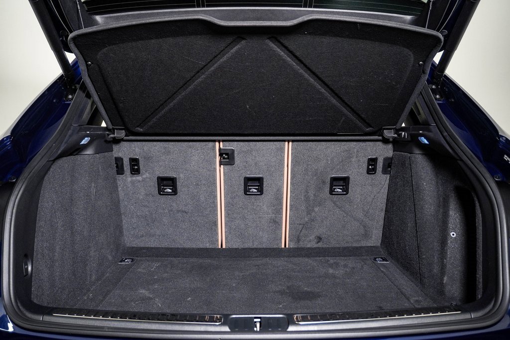 Certified 2025 Porsche Macan image 28