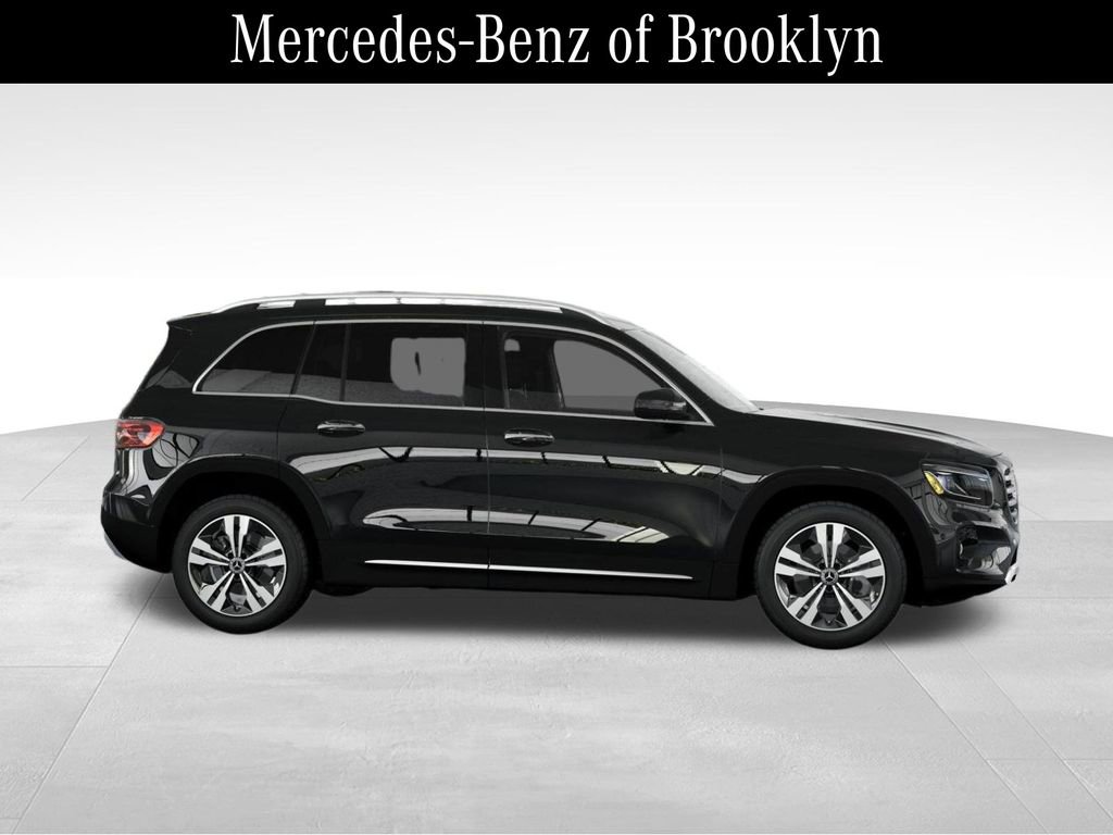 Used 2025 Mercedes-Benz GLB 250 4MATIC image 15