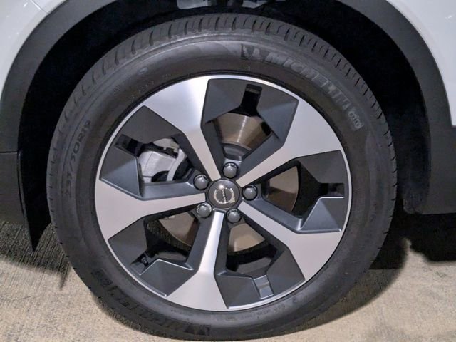 New 2025 Volvo XC40 B5 Core w/ Protection Package Premier image 10