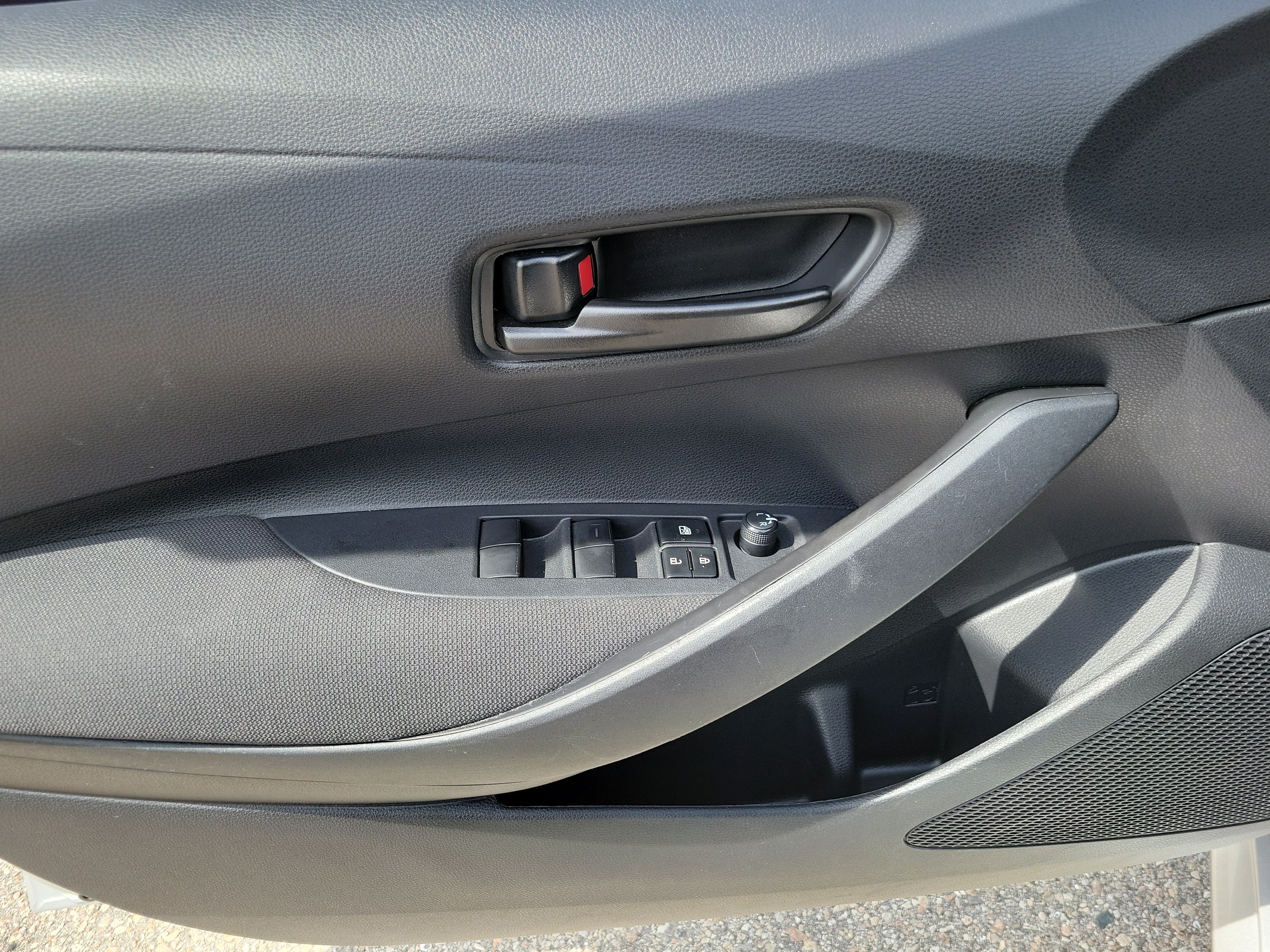 Used 2023 Toyota Corolla LE FWD image 31