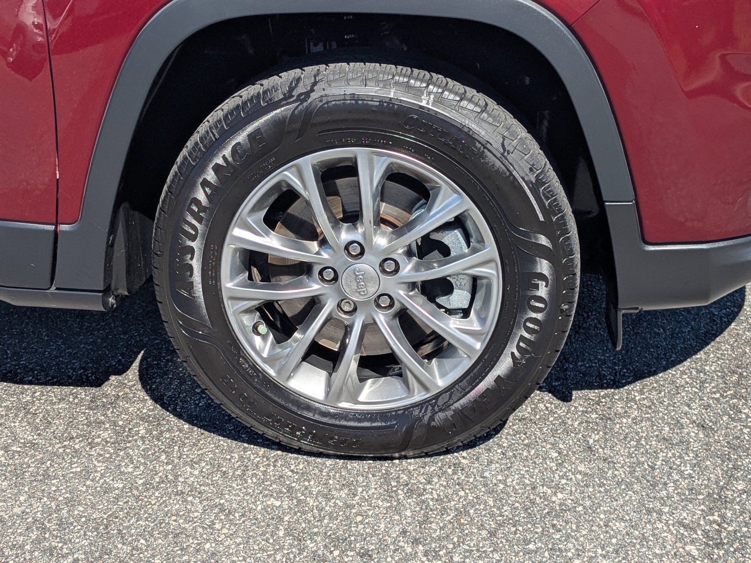 Used 2021 Jeep Cherokee Latitude Plus image 10